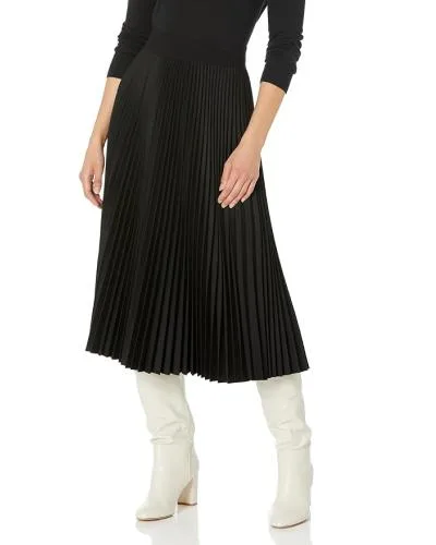 Image of a woman's pleated skirt