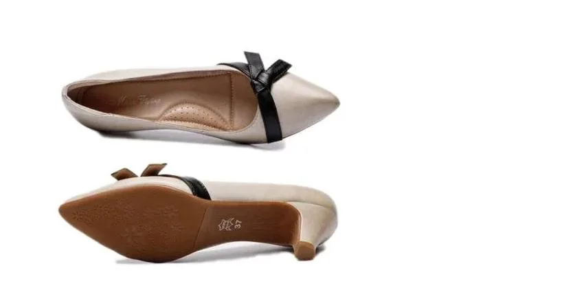 image of vintage white shoes for sale that match Audrey Hepburn's
