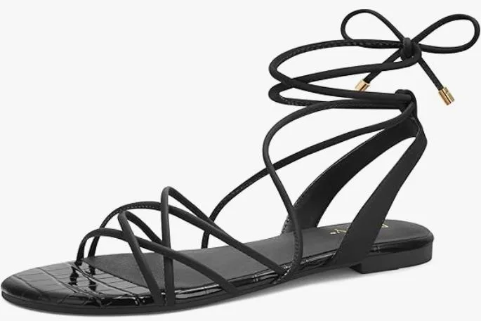image of vintage flat sandal shoes for sale that match Audrey Hepburn's