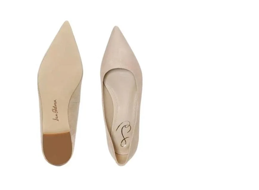 image of vintage white flat shoes for sale that match Audrey Hepburn's