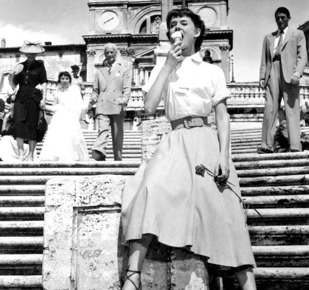 Image of Audrey Hepburn wearing 1950s fashion in Roman Holiday