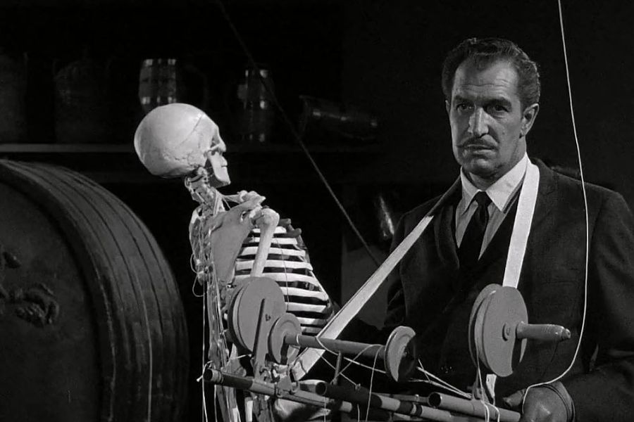 Image of Vincent Price in the movie House on Haunted Hill