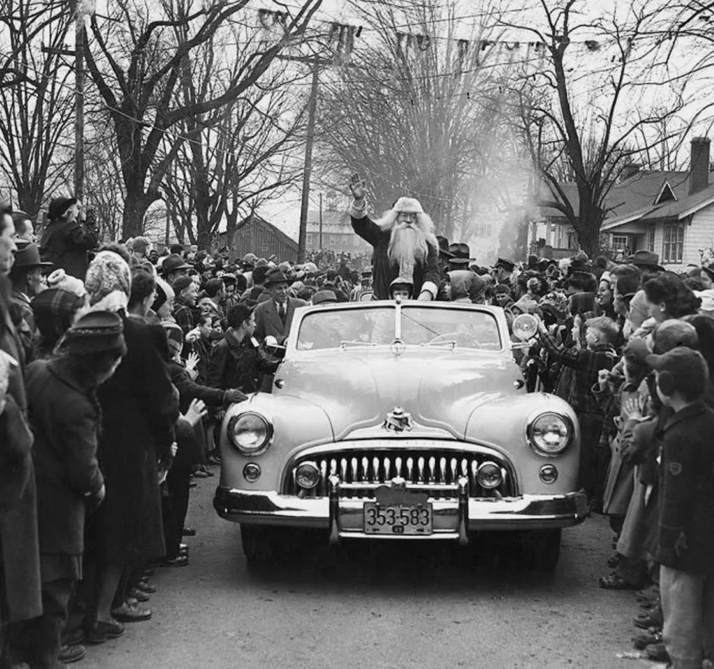 Image of a Christmas parade in the 1950s.