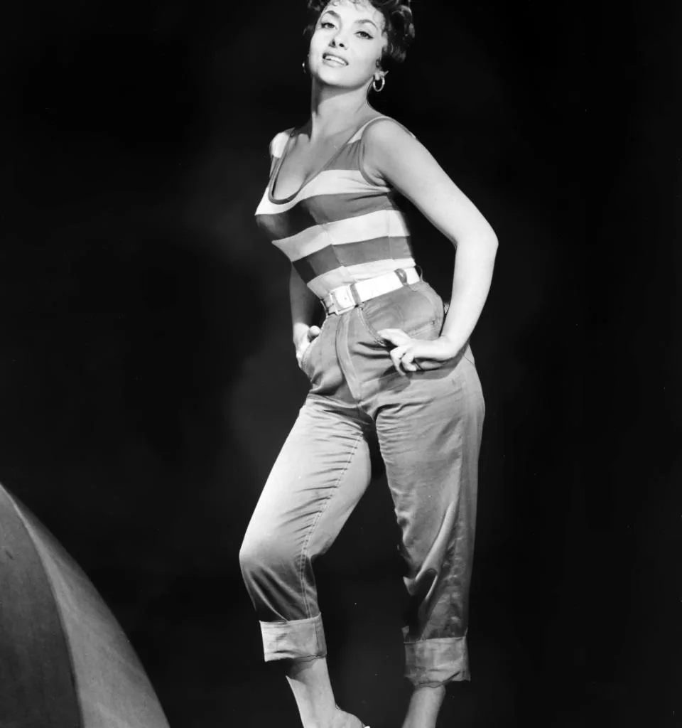 Image of Gina Lollobrigida wearing pedal pusher pants in the 1950s