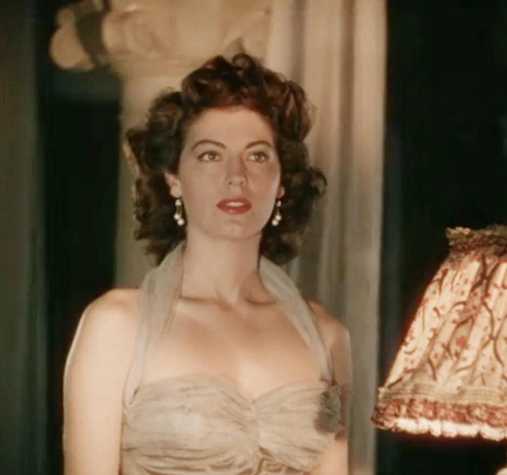 Image of Ava Gardner wearing 1950s earrings in The Barefoot Contessa